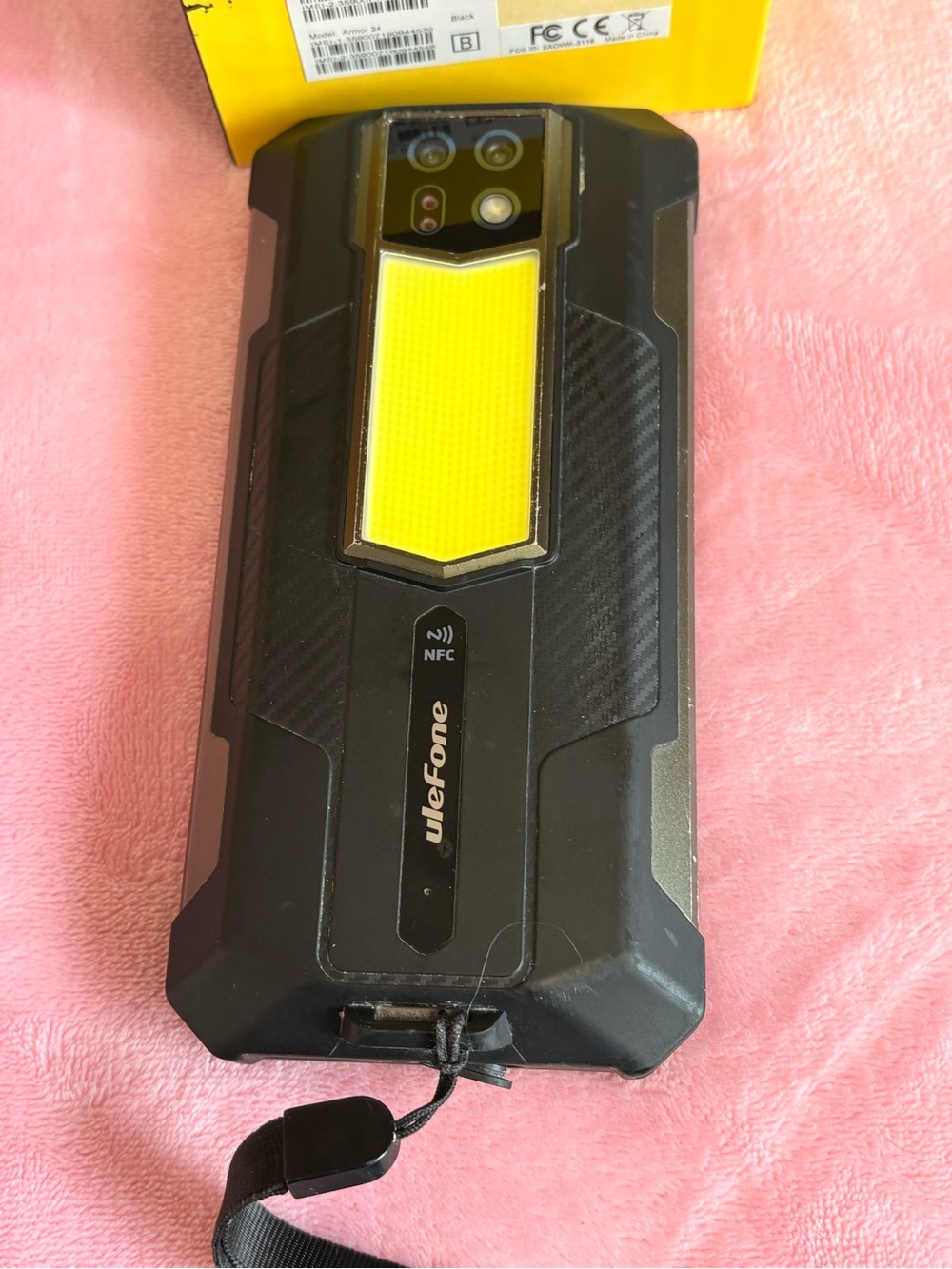 Armor 24 Rugged Smartphone - Black - Picture 4 of 10